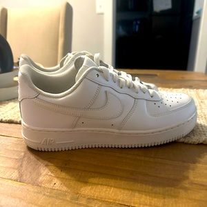 White Nike Air Force 1